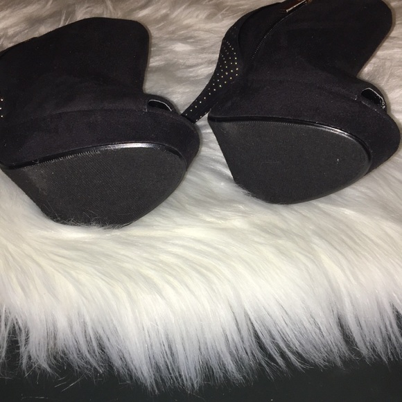 🛑SOLD🛑🖤🖤Black Sexy Platform Booties🖤🖤 - Picture 5 of 5